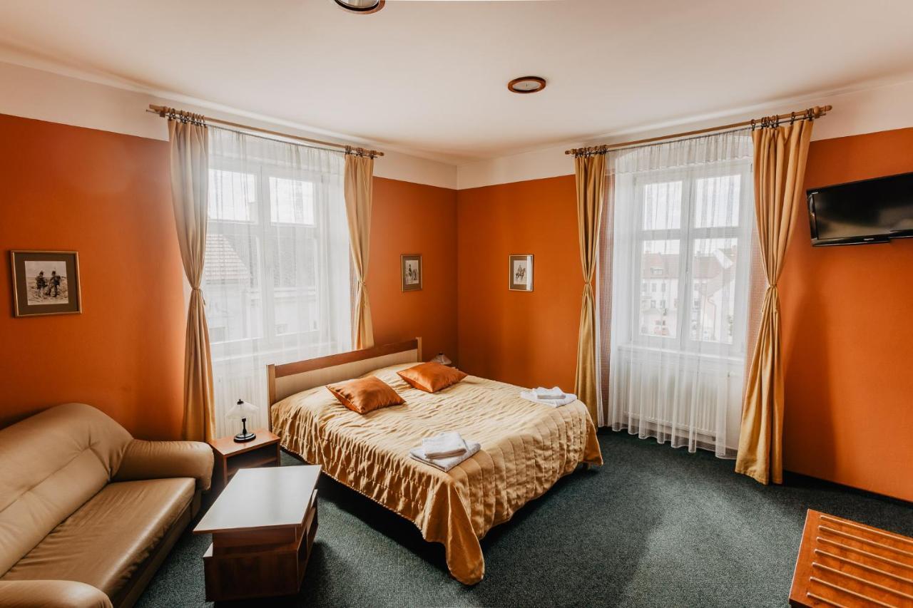 Hotel U Valdické brány Jičín Esterno foto