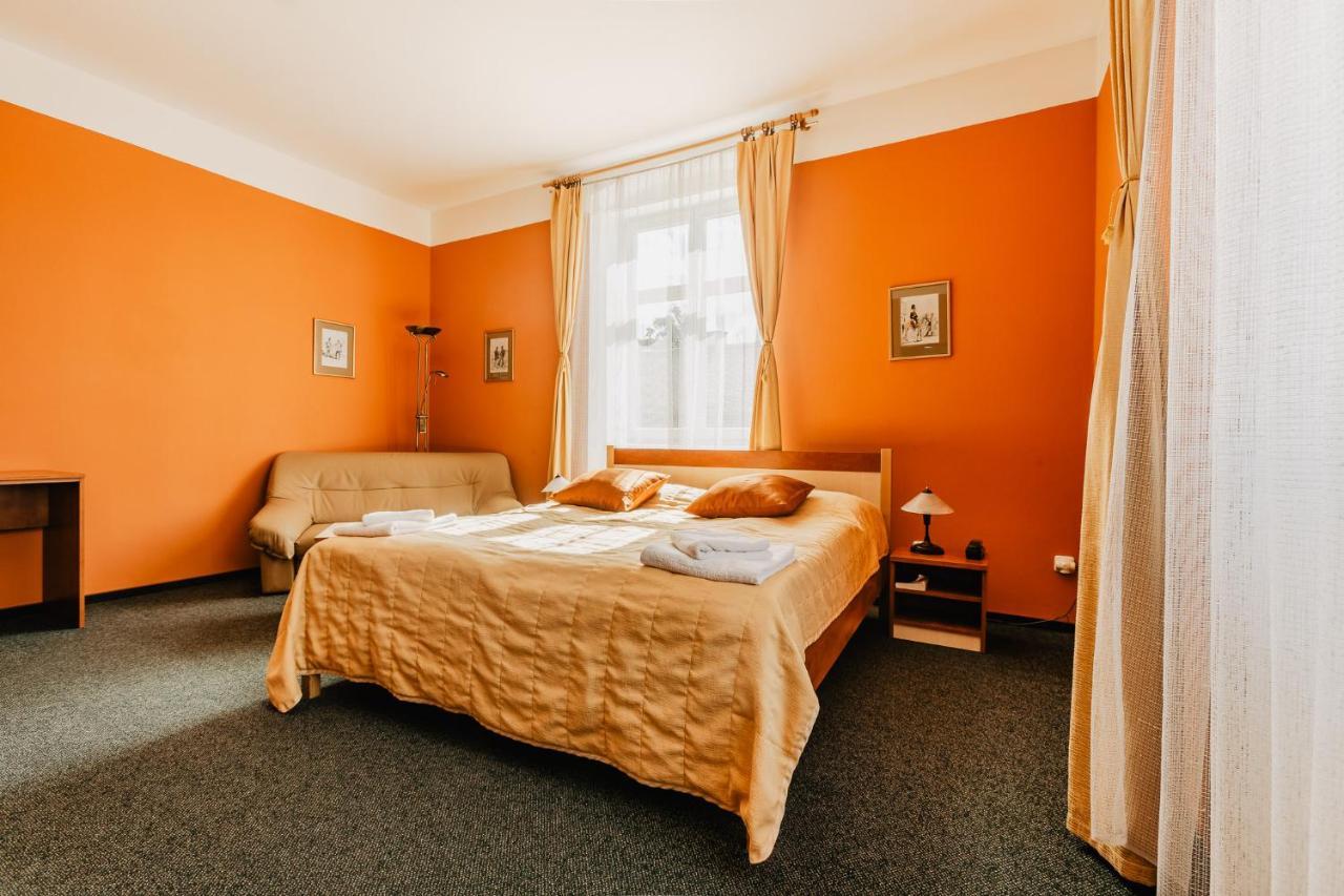 Hotel U Valdické brány Jičín Esterno foto