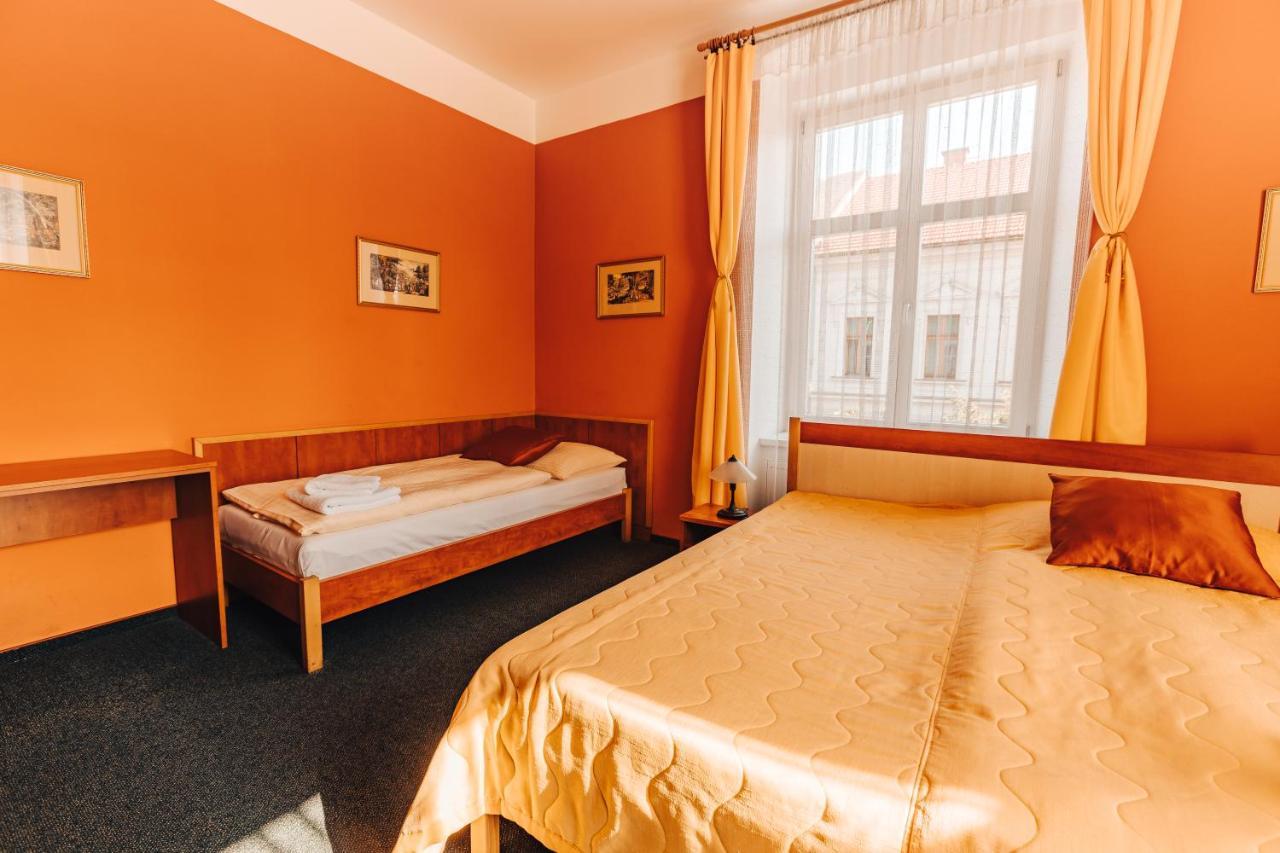 Hotel U Valdické brány Jičín Esterno foto