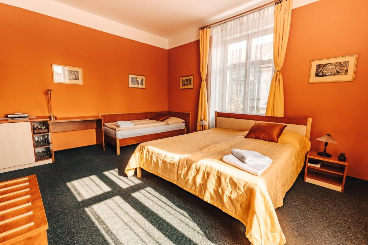 Hotel U Valdické brány Jičín Esterno foto